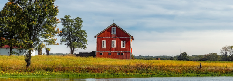 custom Amish pole barns