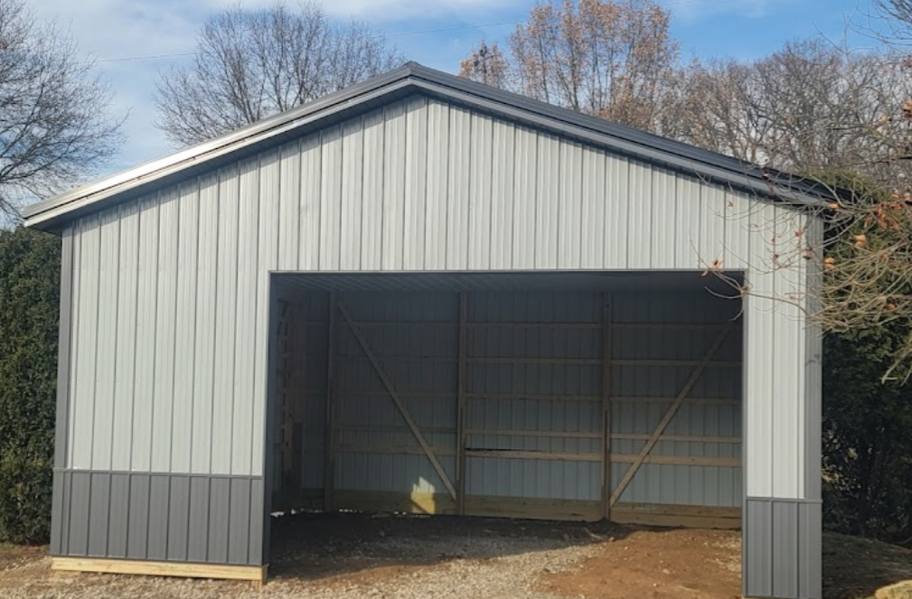 Pole Garage in Stowe, Ohio